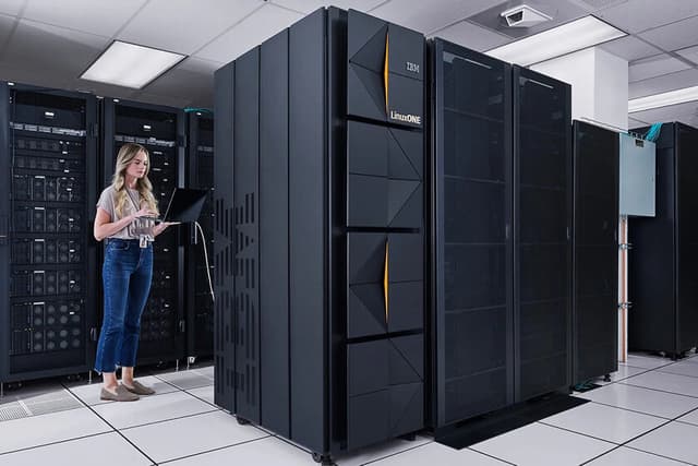 IBM lleva décadas viviendo de que nadie podía matar a COBOL. Anthropic tiene otros planes